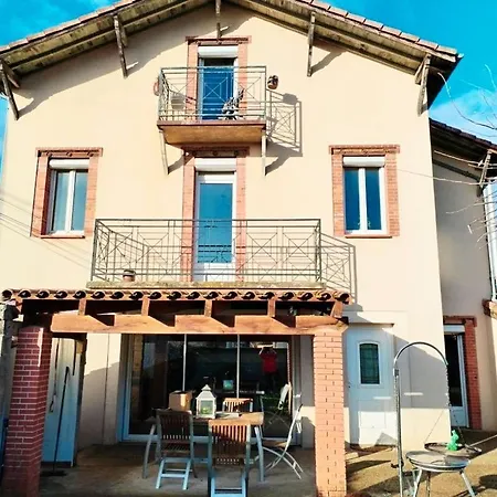 Location Spacieuse Avec Balcon Et Piscine Bed & Breakfast *