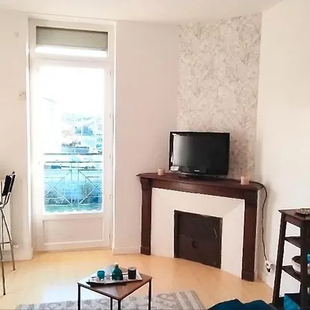 Location Spacieuse Avec Balcon Et Piscine
